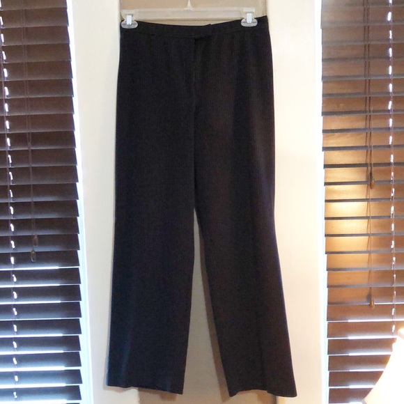 5/$25🔅Sag Harbor Black Pinstripe Pants Size 10P - Picture 2 of 3